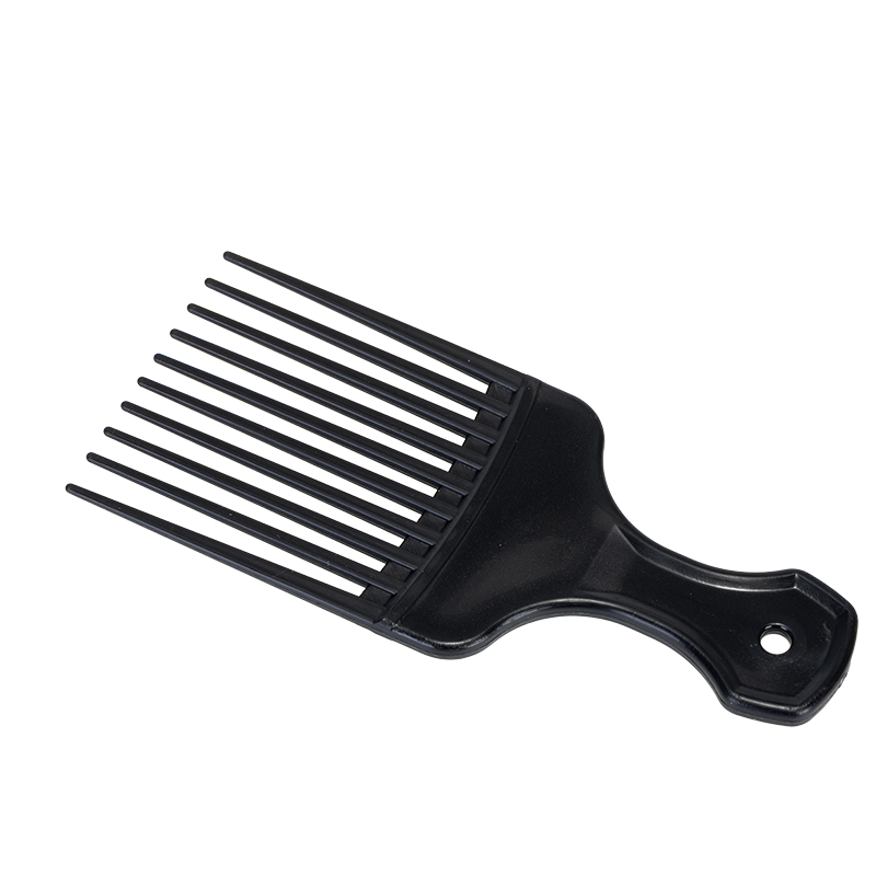 DynaCare Combs are high-quality, durable grooming tools, available in a variety of styles to suit a range of needs